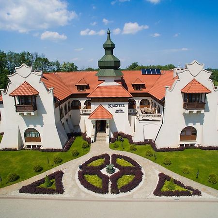 Hotel Kasztel Rzezawa エクステリア 写真