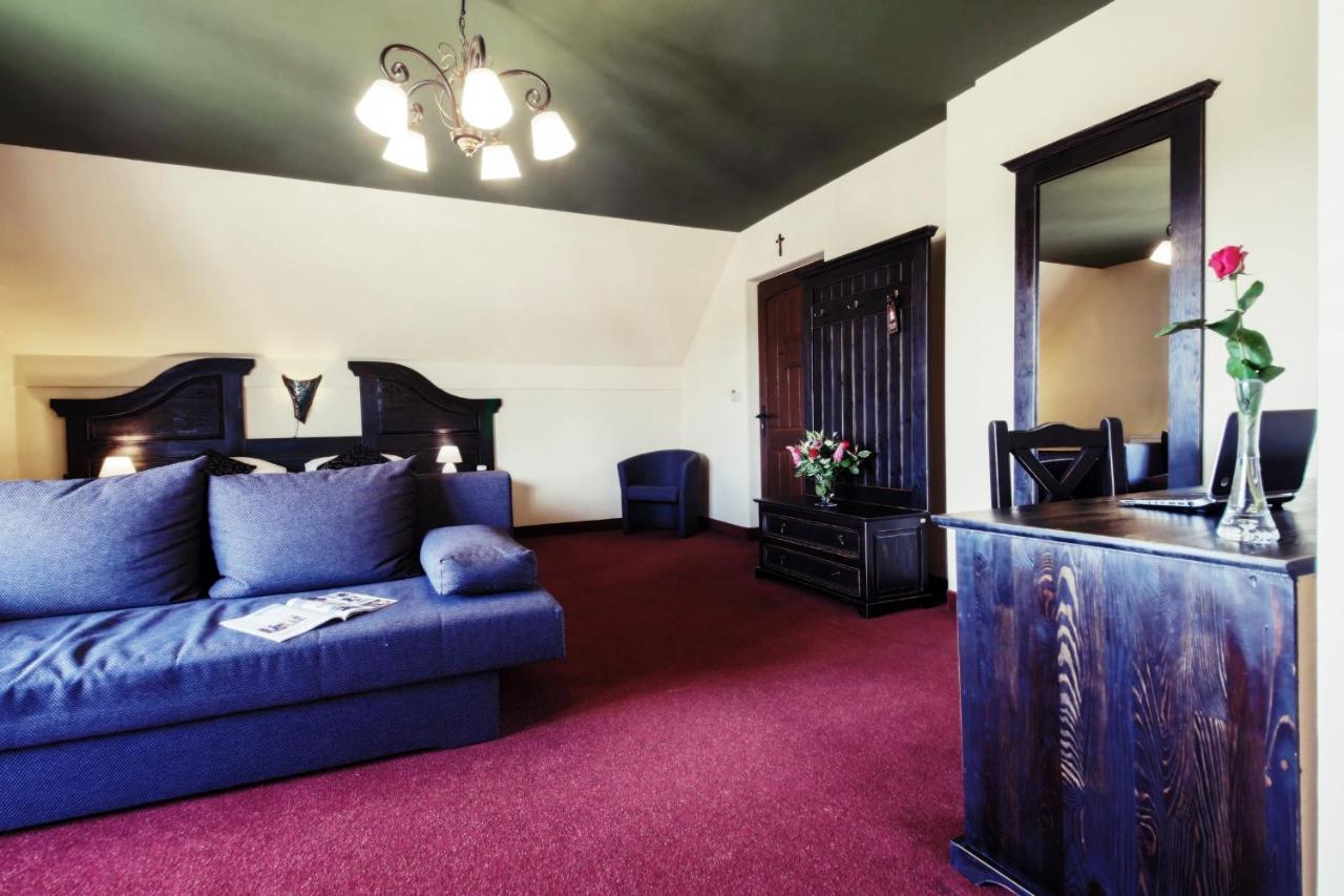 Hotel Kasztel Rzezawa エクステリア 写真