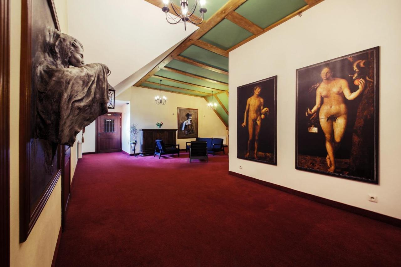 Hotel Kasztel Rzezawa エクステリア 写真