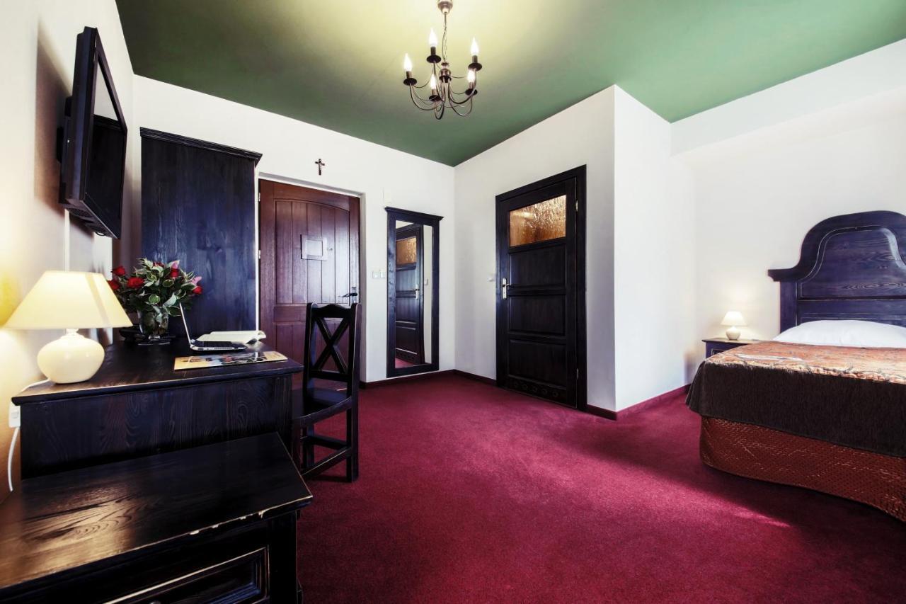 Hotel Kasztel Rzezawa エクステリア 写真