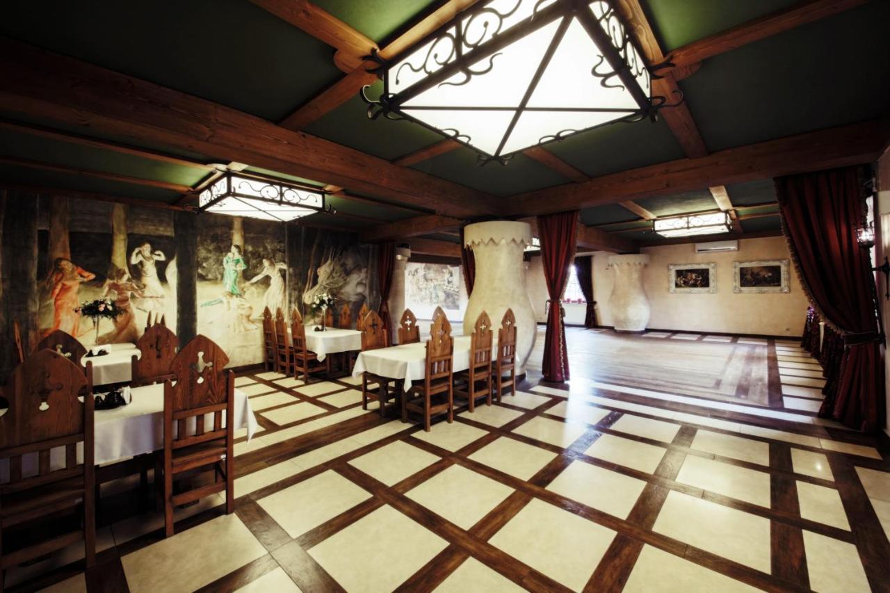 Hotel Kasztel Rzezawa エクステリア 写真