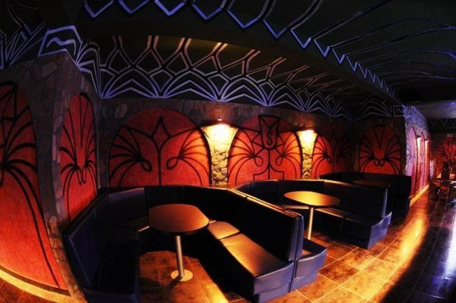 Hotel Kasztel Rzezawa エクステリア 写真