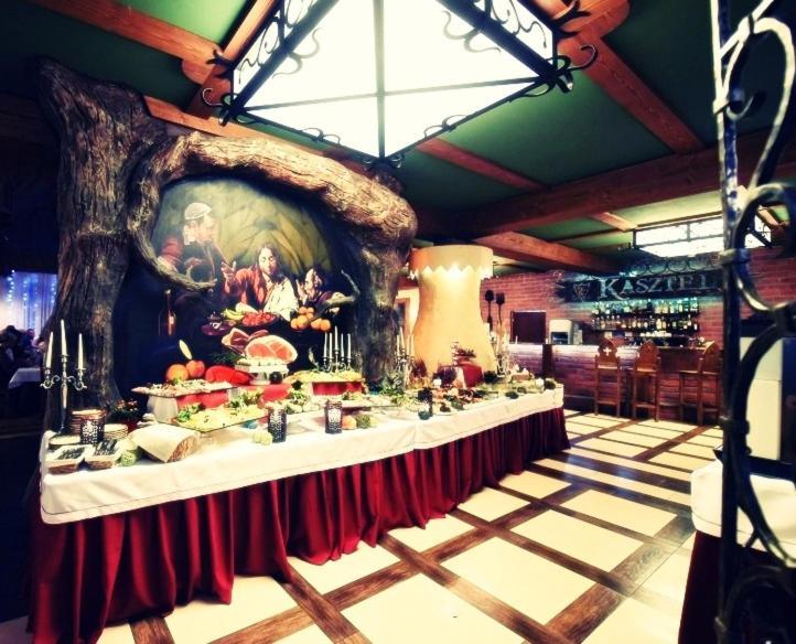 Hotel Kasztel Rzezawa エクステリア 写真