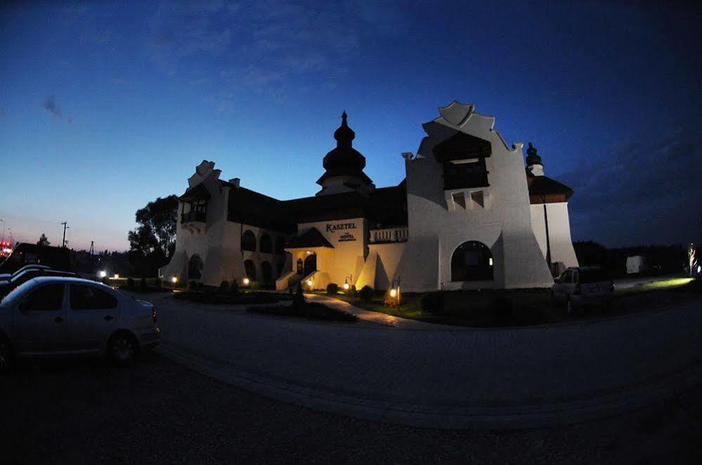 Hotel Kasztel Rzezawa エクステリア 写真