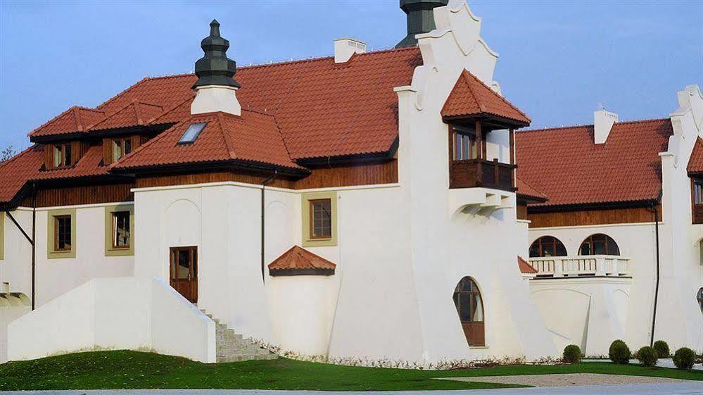 Hotel Kasztel Rzezawa エクステリア 写真